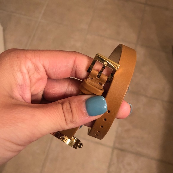 Tory Burch wrap watch - Picture 2 of 2